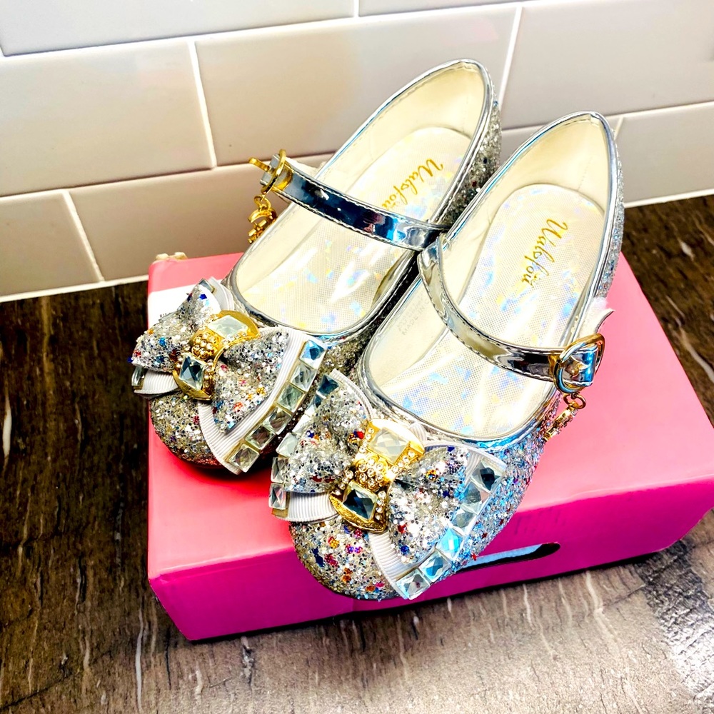 Little girl silver Mary Jane shoes